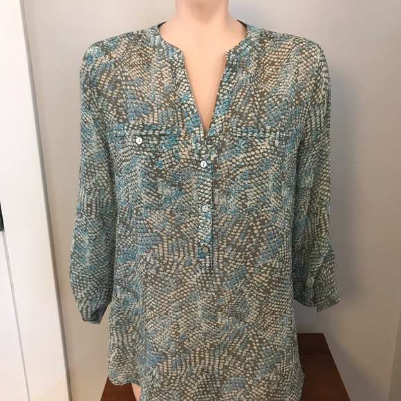 Apt. 9 Tops - Apt 9 Woman’s Blouse Size S Blue green cream.